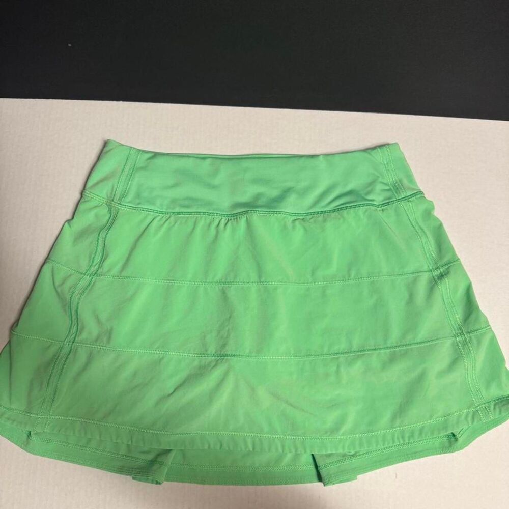 Lululemon Athletica Pace Rival Neon Green Skirt /Rare/ size 4